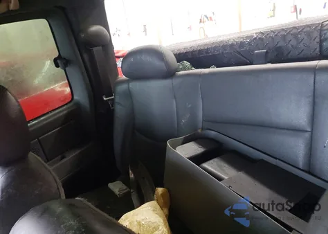 2005 Chevrolet Silverado C1500 из США, поврежденный, VIN 2GCEC19T951279735